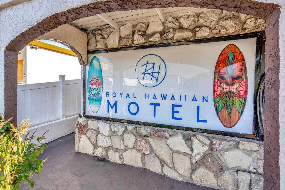 Royal Hawaiian Inn - Mid City, Los Angeles